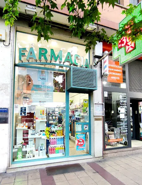 Farmacia Puente Colgante (Ldos. Elena González Vaamonde y Carlos Gómez González)