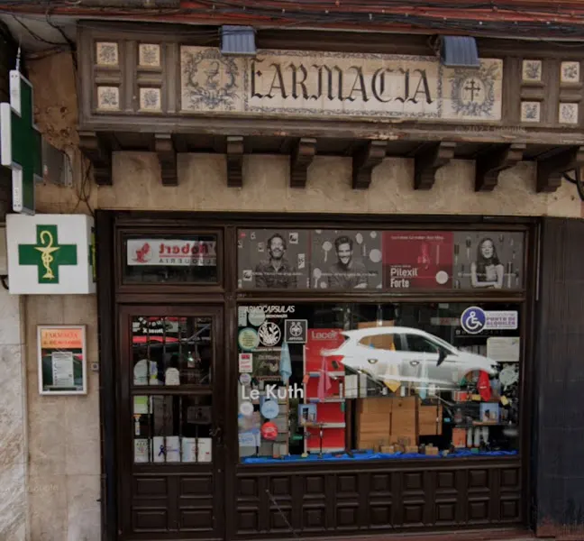 Farmacia Lda. Mª Reyes Martín Monedero - Farmacia en Valladolid - foto 2