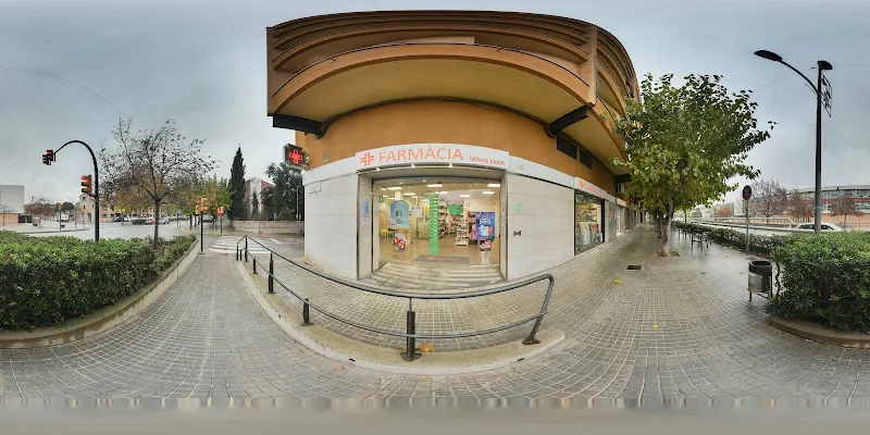 Farmàcia Maica Lluch - Farmacia en Santa Coloma de Gramenet - foto 2