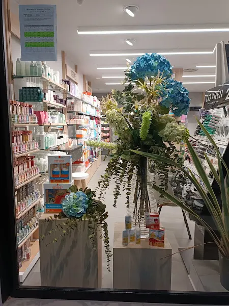 FARMACIA ALAMEDA 13 - Ldo. Miguel A. García Gay - Farmacia 12 horas
