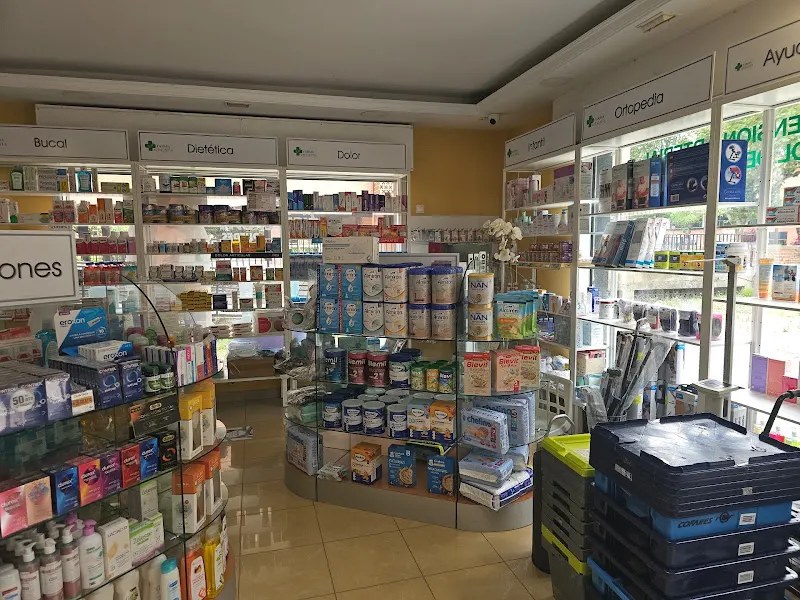 Farmavitalista. Farmacia Avenida Ejercito 5, Esquina Calle Cardenal Gonzalez de Mendoza 31, Guadalajara