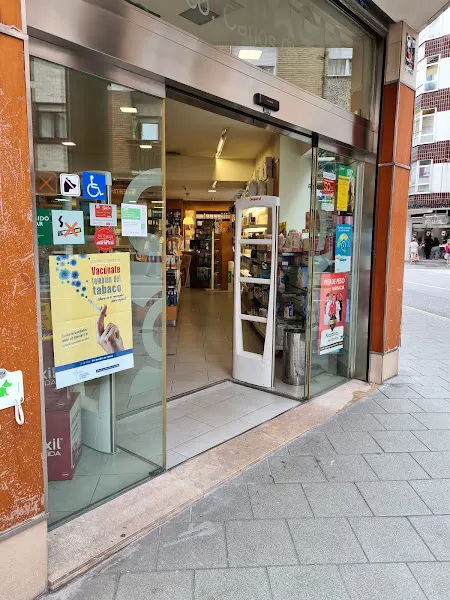 FARMACIA CARLOS CHECA POVES - Farmacia en Gijón - foto 2