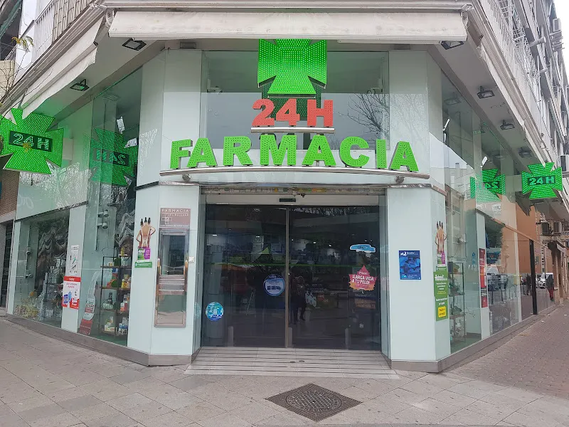Farmacia El Bulevar 24 h. - Farmacia en Madrid - foto 2