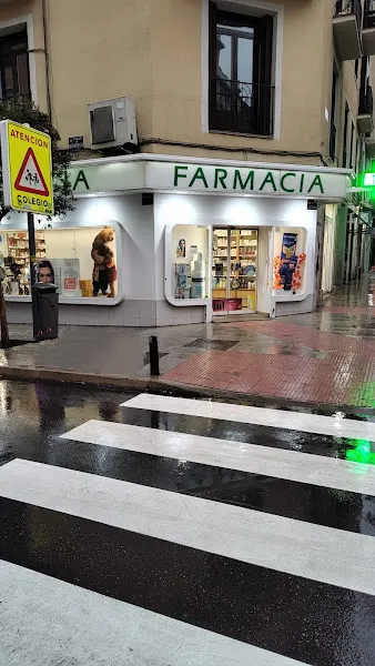 Farmacia - La Botica de Narváez 50 - Farmacia en Madrid - foto 2