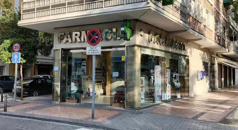 FARMACIA TOMÁS MOMPÓ