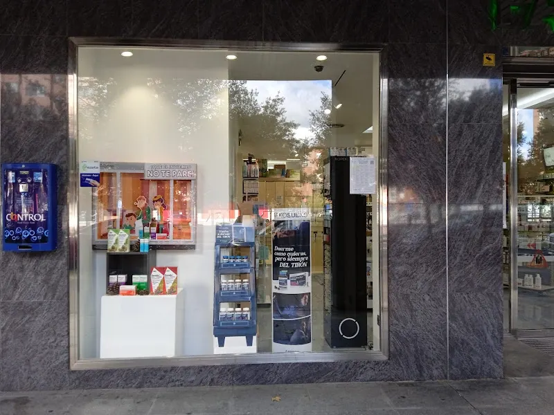 Farmacia Urteaga - Farmacia en Vitoria-Gasteiz - foto 2