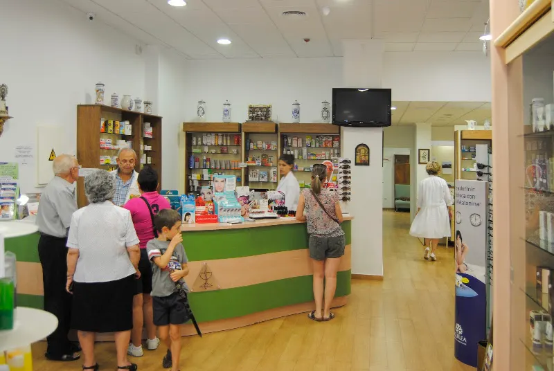 Fcia. Virgen del Pilar, Lda.Cuervas-Mons - Farmacia en Albacete - foto 2