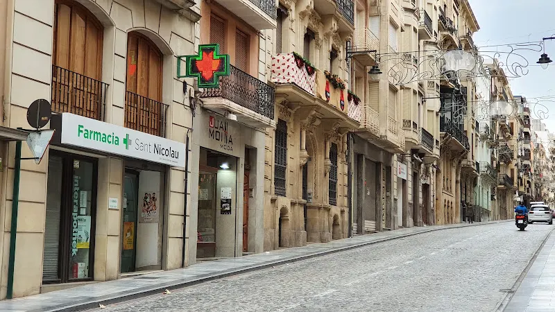 Farmacia Sant Nicolau - Farmacia en Alcoy - foto 2