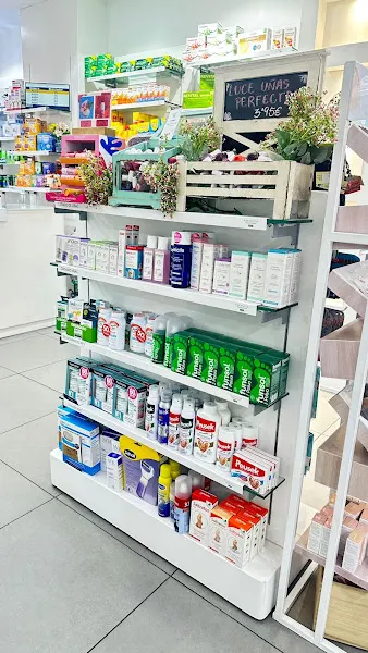 Farmacia-Ortopedia Rodrigo Carbajo 24H - Farmacia en Torrevieja - foto 3
