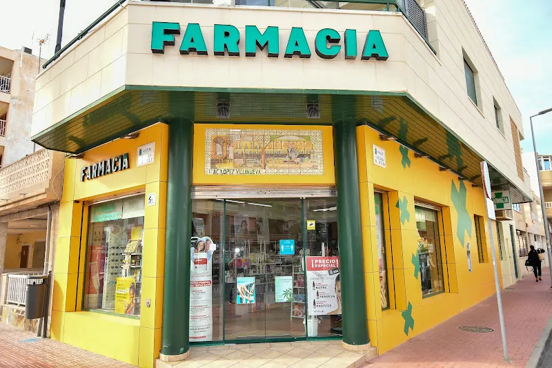 Farmacia Carlos López Villanueva - Farmacia en Torrevieja - foto 2