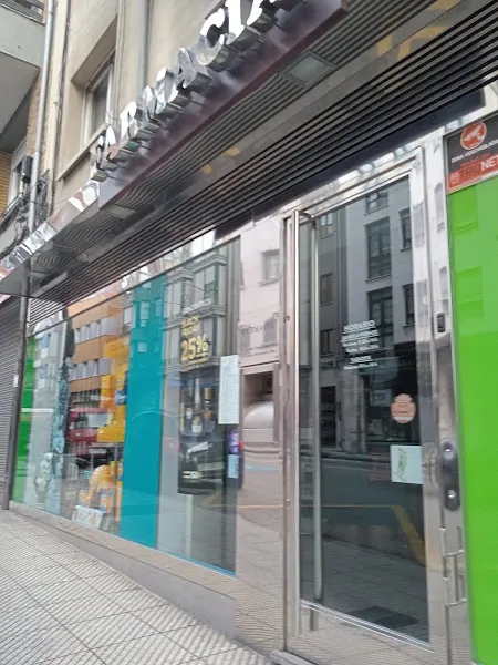 Farmacia - Farmacia en Oviedo - foto 2