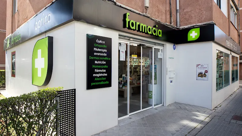 FARMACIA ÓPTICA San Lorenzo