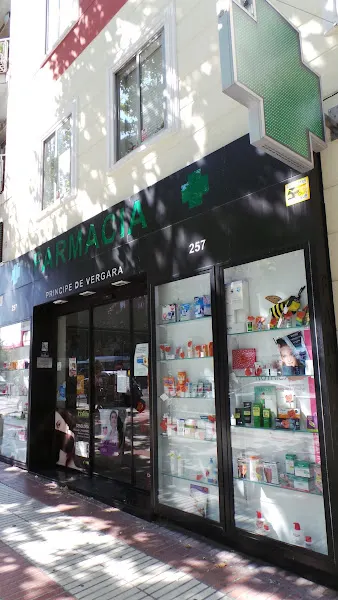Farmacia Magaña Ferriz Hnas. - Farmacia en Madrid - foto 2