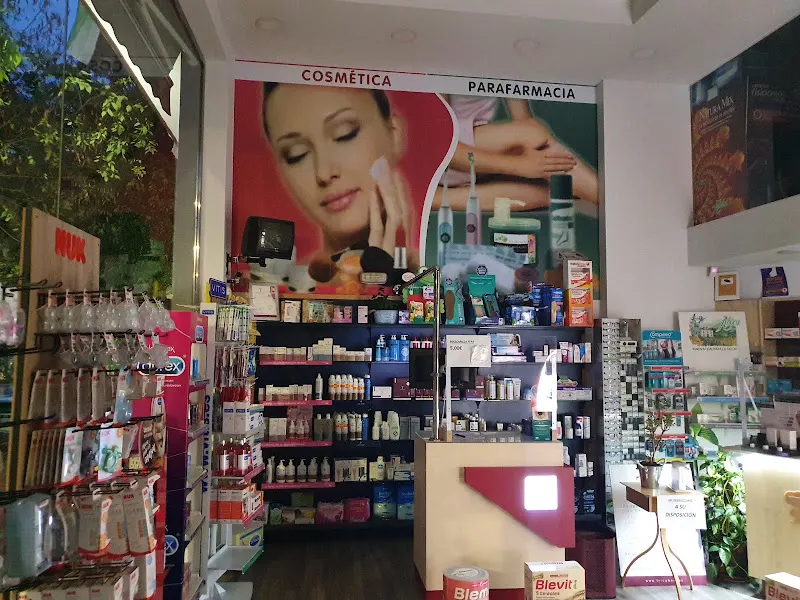 Farmacia abierta 365 dias al año "la estacion" Antonio M Valverde - Badajoz