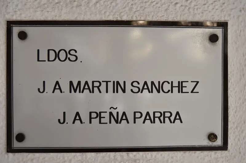 Farmacia El Almendral_Jerez de la Frontera_Farmaceuticos Martin Sanchez Peña Parra - Farmacia 12 horas