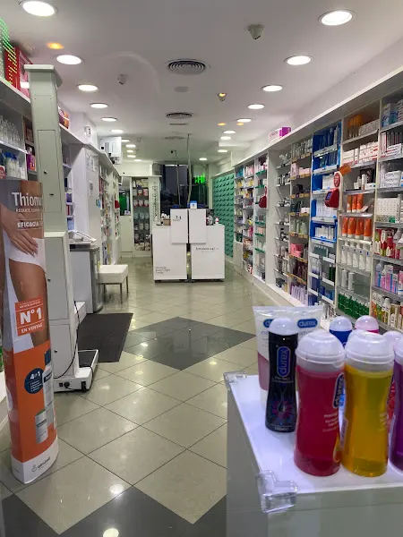 FARMÀCIA CLAPÉS - Farmacia en Barcelona - foto 2