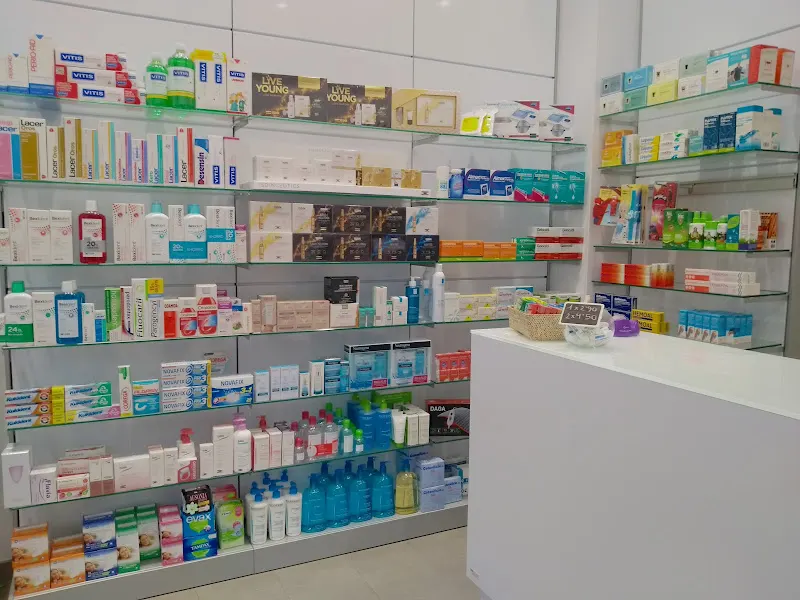 Farmàcia Condal - Llic.Marta Ibáñez-Pharmacy - Apotheke - Farmacia en Barcelona - foto 3