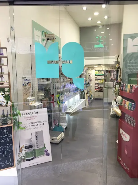 Farmacia Travessera de Gracia - Apotheke - Pharmacy - Farmacia en Barcelona - foto 2