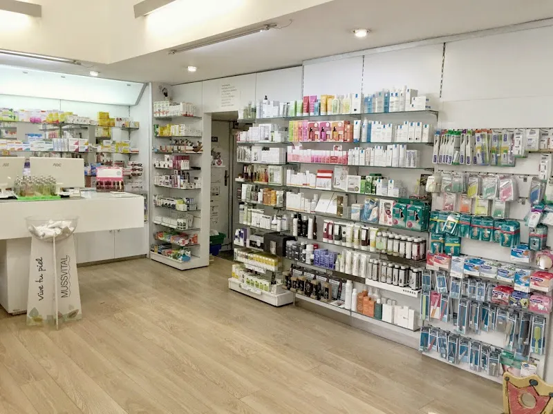 Farmacia Miserachs - Farmacia en Barcelona - foto 3
