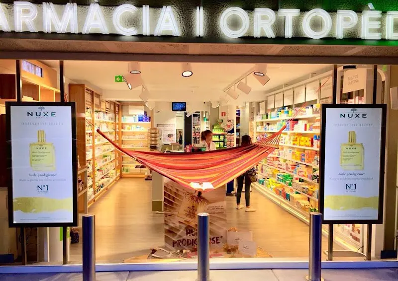 Farmàcia Marta Gento - Farmacia en Barcelona - foto 2