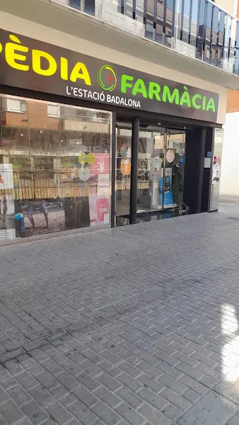 Farmàcia Ortopèdia L'Estació Badalona - Farmacia en Badalona - foto 2