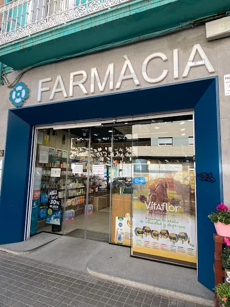Salomé Prat Monguió - Farmacia en Badalona - foto 2