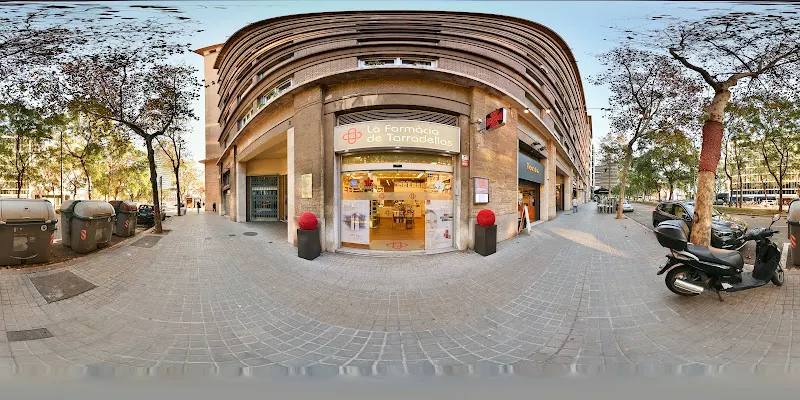 La Farmàcia de Tarradellas - Farmacia en Barcelona - foto 2