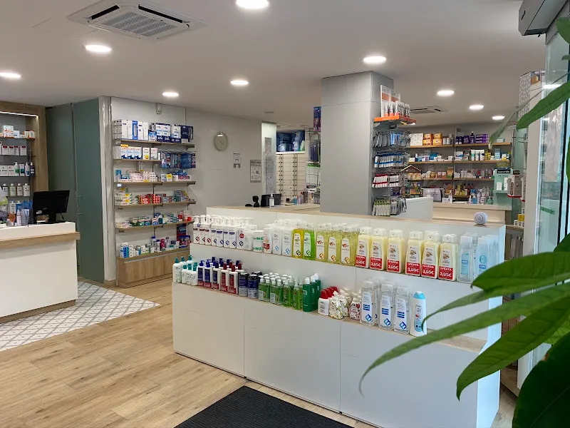 Farmacia Isabel Ordóñez Aparicio - Farmacia en Cabezon de la Sal - foto 2