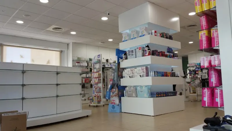 Farmacia Carmen Cózar - Farmacia en Algeciras - foto 2